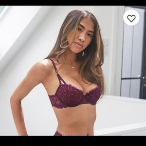 NWT Savage X Fenty Lightly Lined Lace Balconette Bra Size 38B